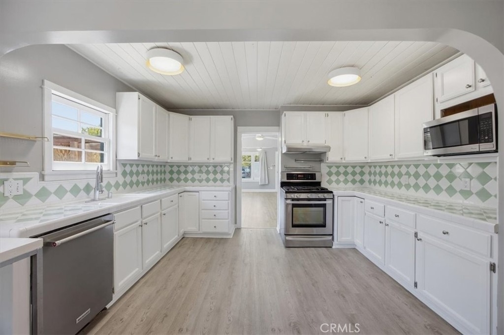 744 Flower Avenue - Photo 11