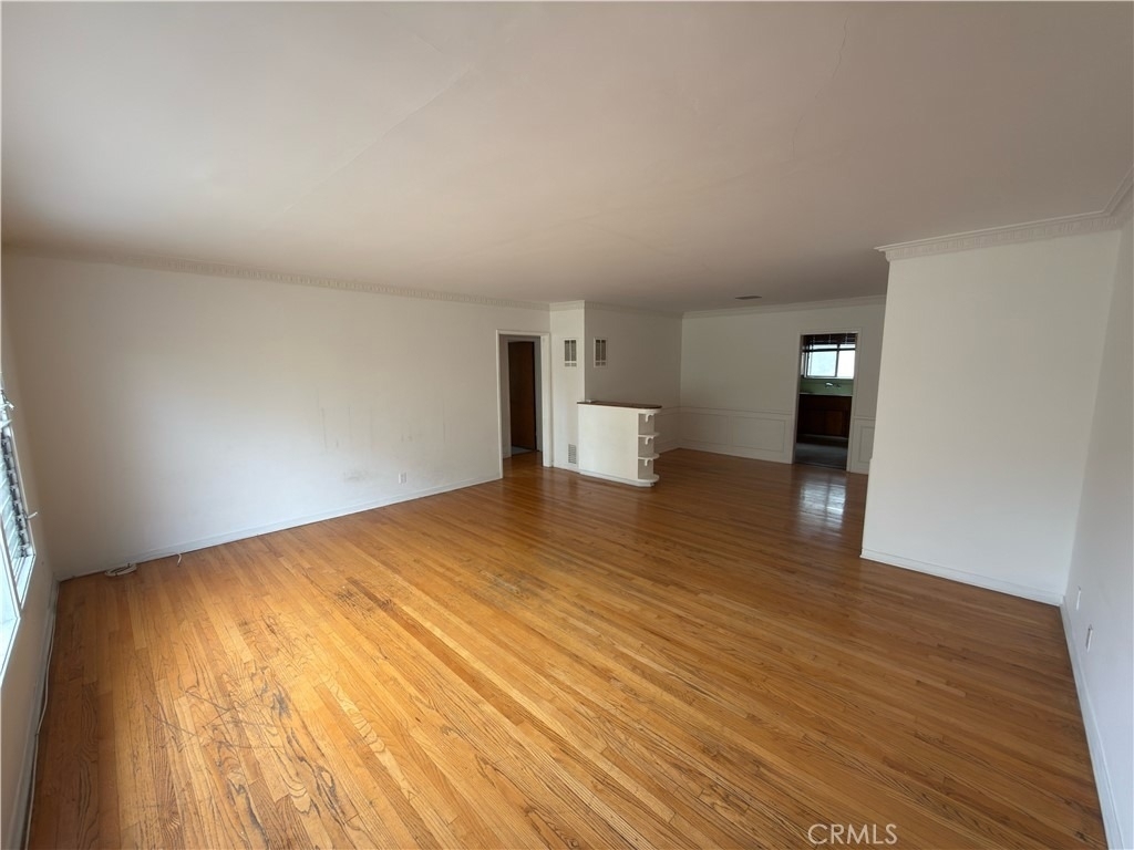 1042 S Sherbourne Drive - Photo 11
