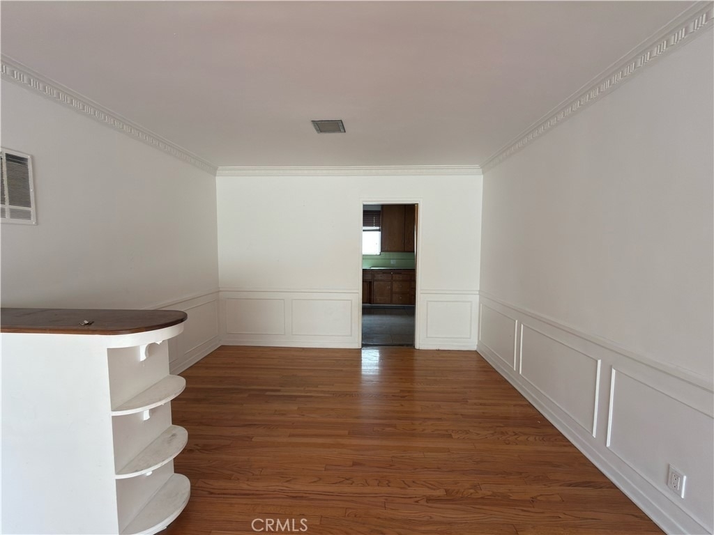 1042 S Sherbourne Drive - Photo 13