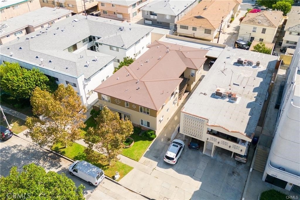 1042 S Sherbourne Drive - Photo 8