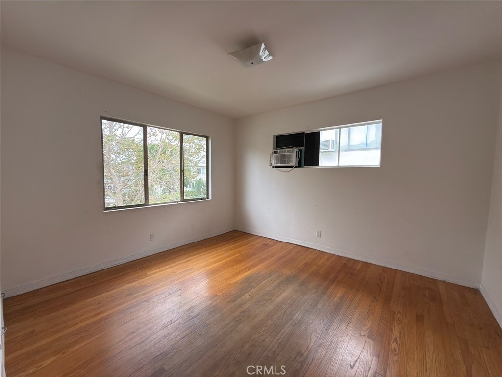 1042 S Sherbourne Drive - Photo 22