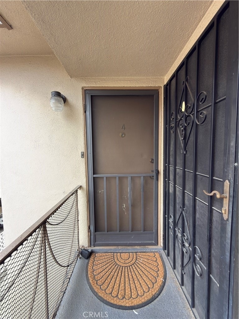 1042 S Sherbourne Drive - Photo 9
