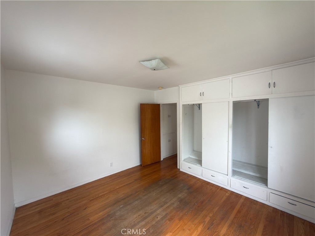 1042 S Sherbourne Drive - Photo 23