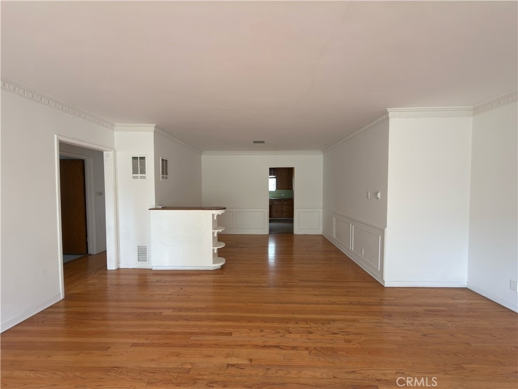 1042 S Sherbourne Drive - Photo 12