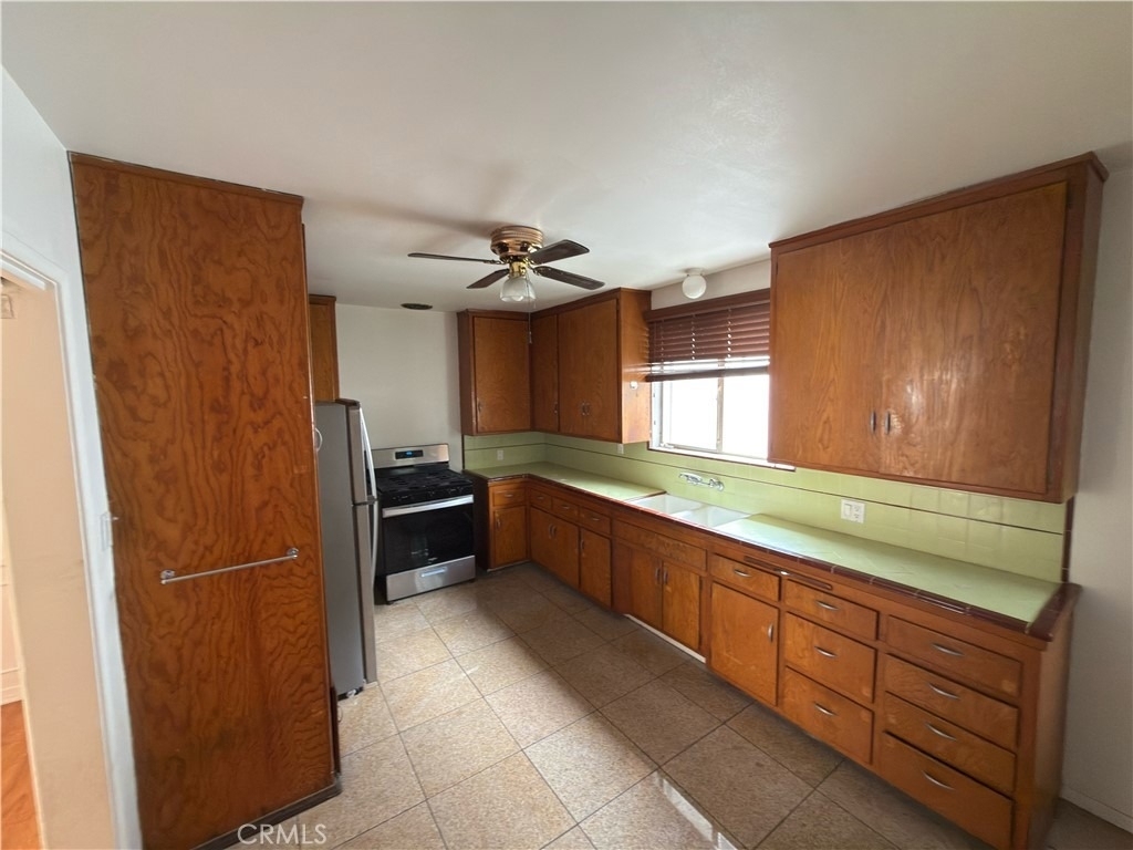 1042 S Sherbourne Drive - Photo 24