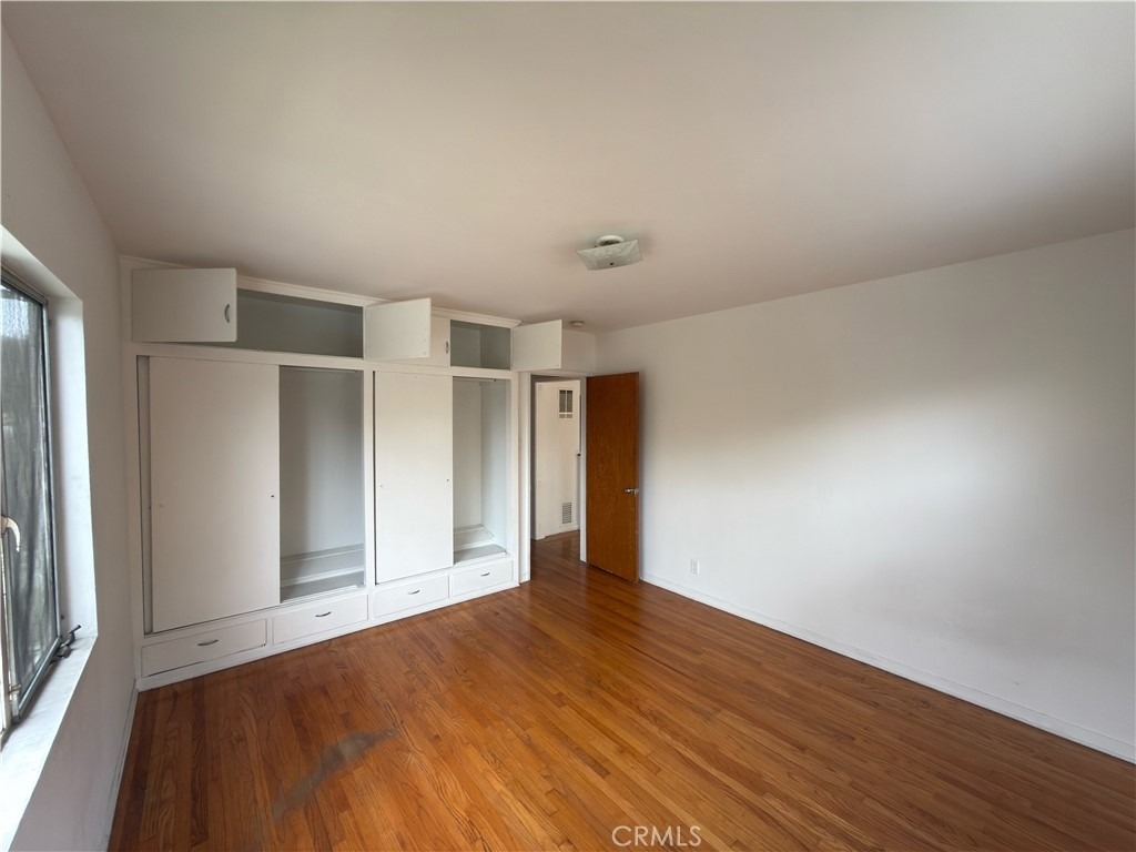 1042 S Sherbourne Drive - Photo 18