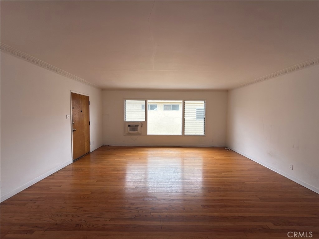 1042 S Sherbourne Drive - Photo 10