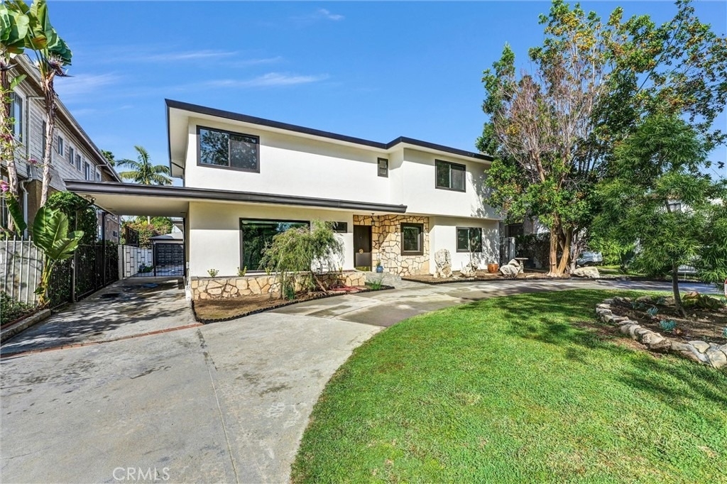 1801 Buckingham Road - Photo 0