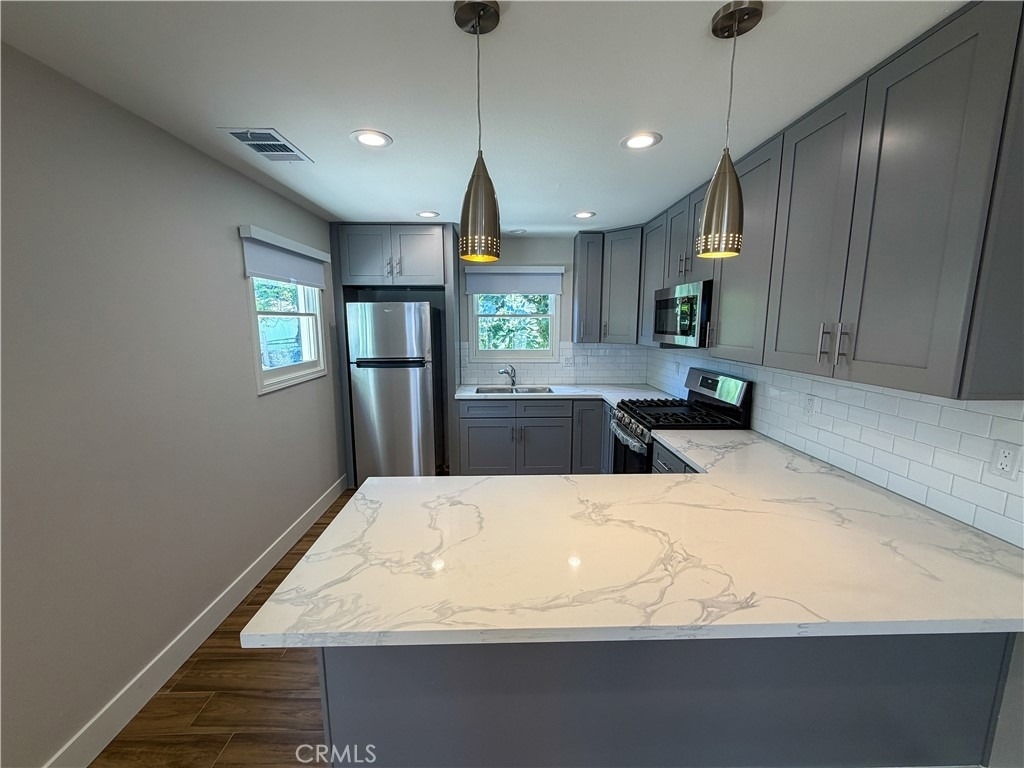 435 N Cypress - Photo 5