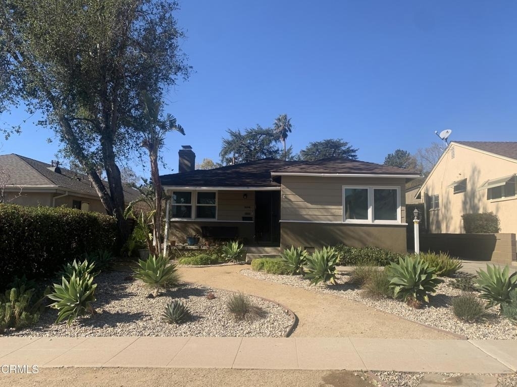 1523 N Grand Oaks Avenue - Photo 1