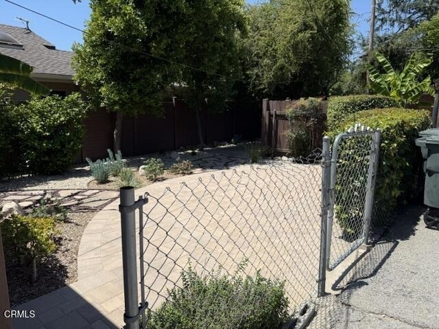 1523 N Grand Oaks Avenue - Photo 21