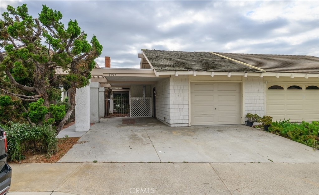 5016 Paseo De Vega - Photo 0