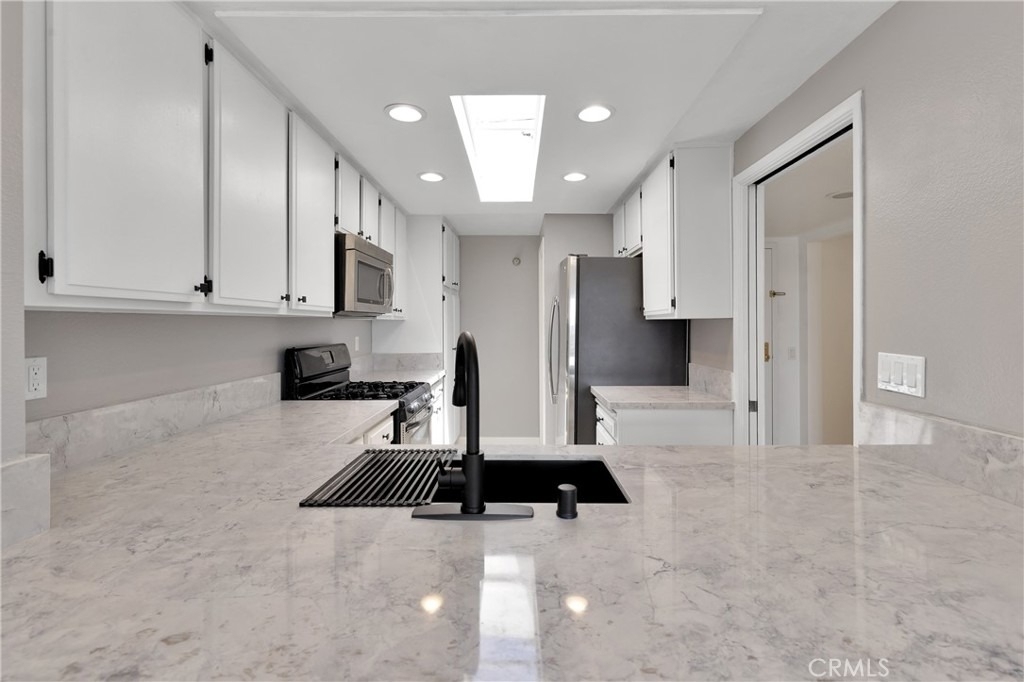 280 Cagney Lane - Photo 3