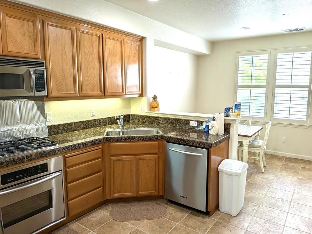 4028 Fitzpatrick Way - Photo 3