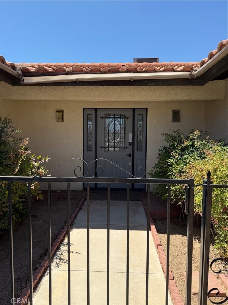 17378 Danbury - Photo 2