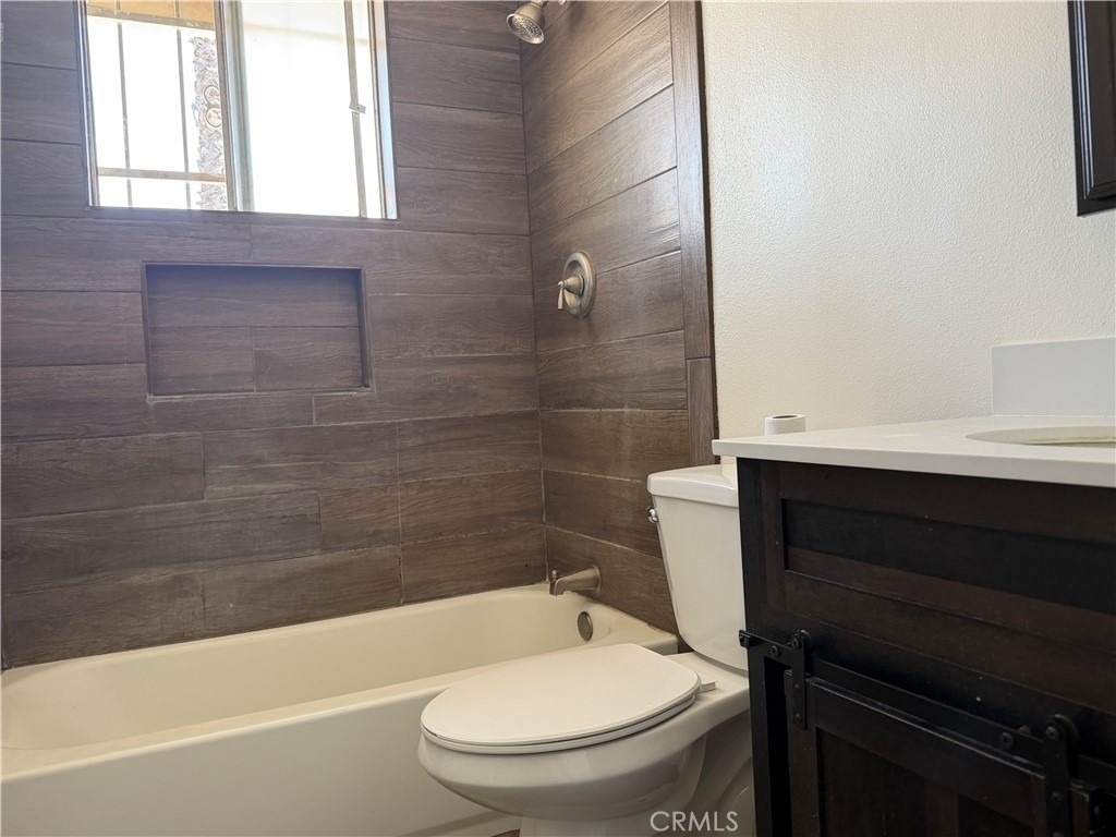 313 W 44th - Photo 7
