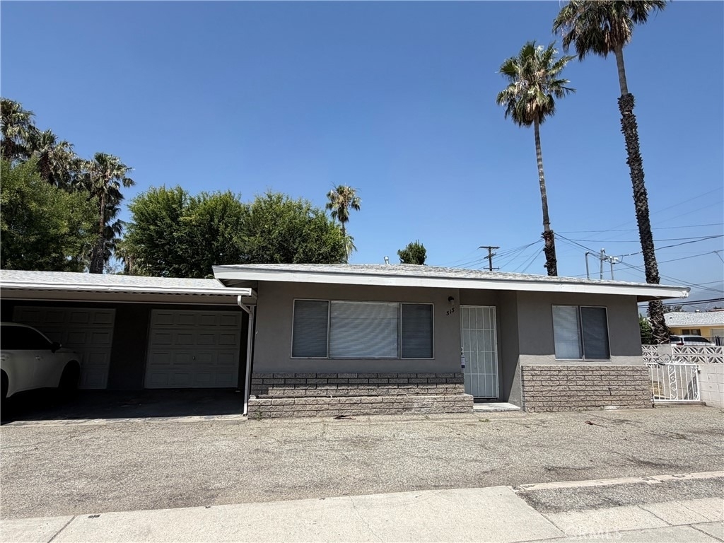 313 W 44th - Photo 1