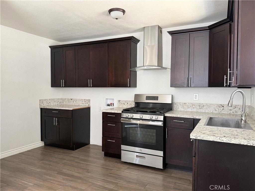 313 W 44th - Photo 5