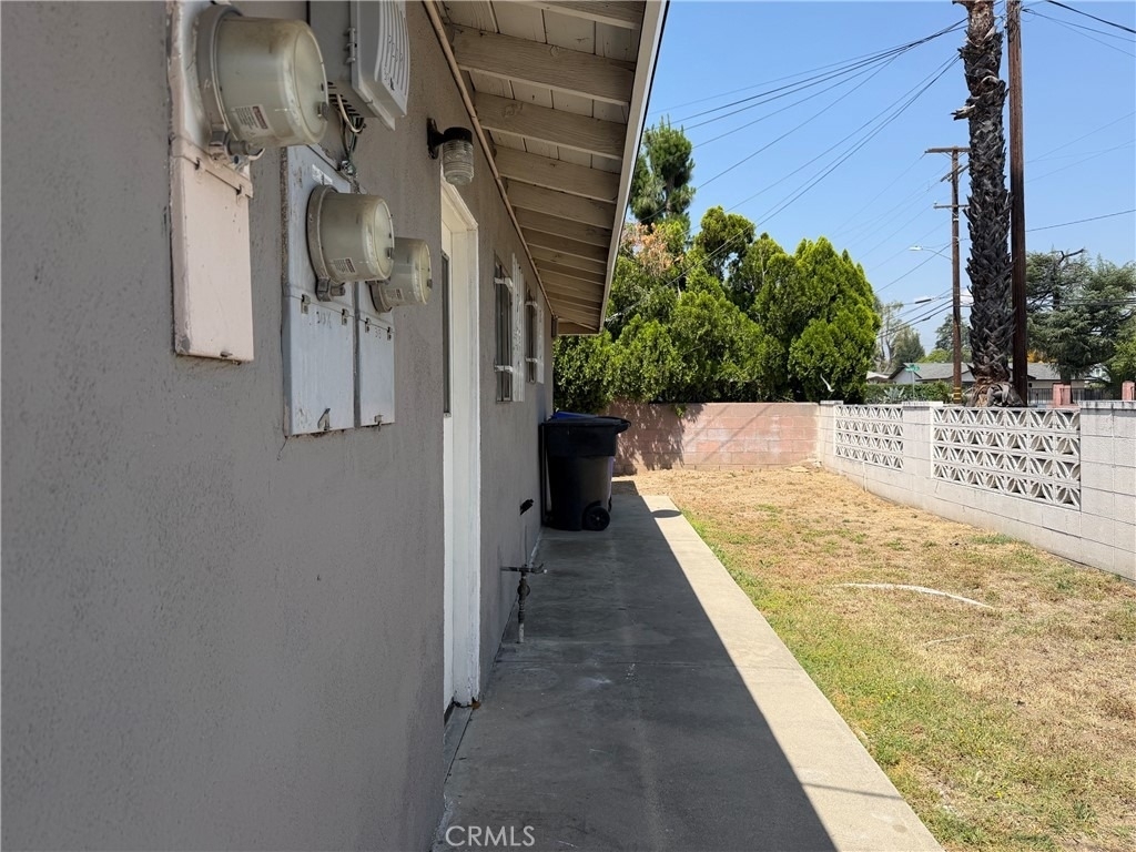 313 W 44th - Photo 9