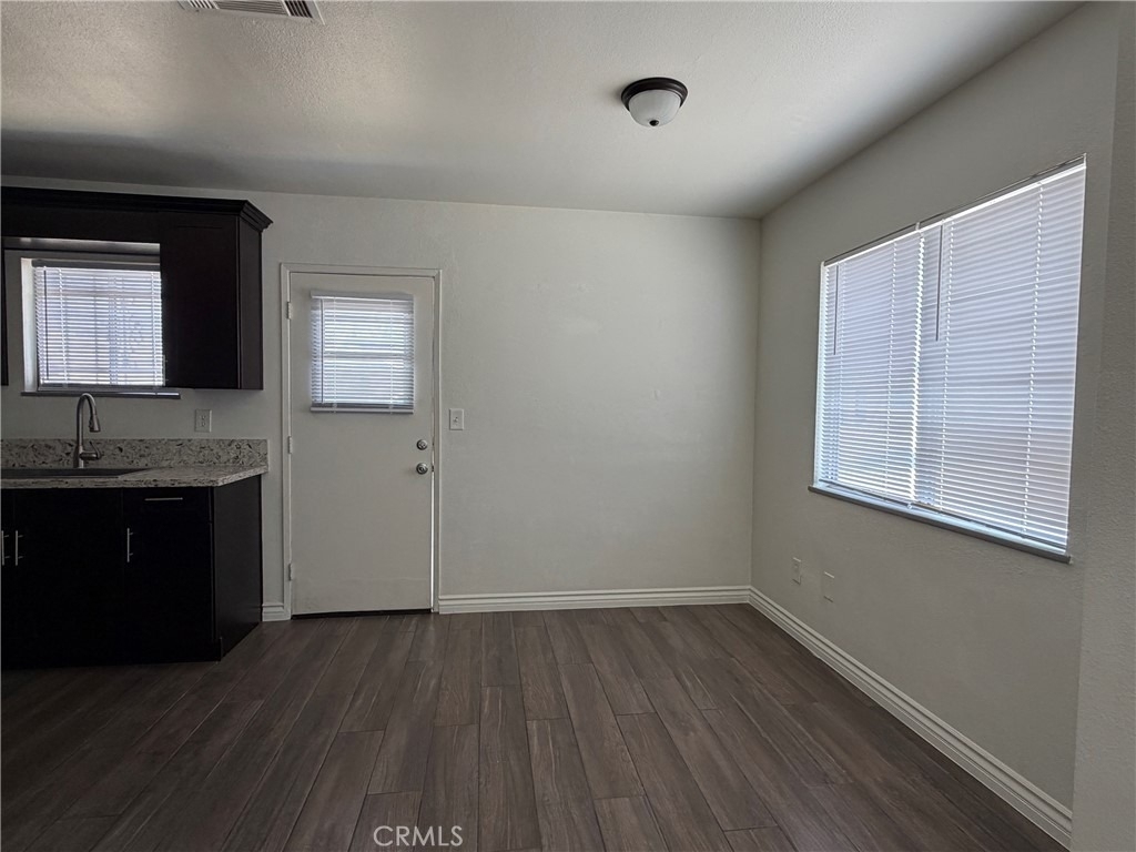 313 W 44th - Photo 4
