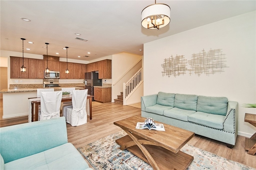 1523 Johnson Court - Photo 5
