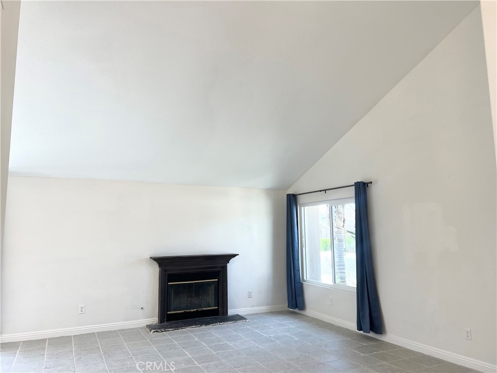 1084 E Evans Street - Photo 2
