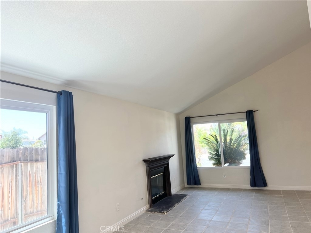1084 E Evans Street - Photo 4
