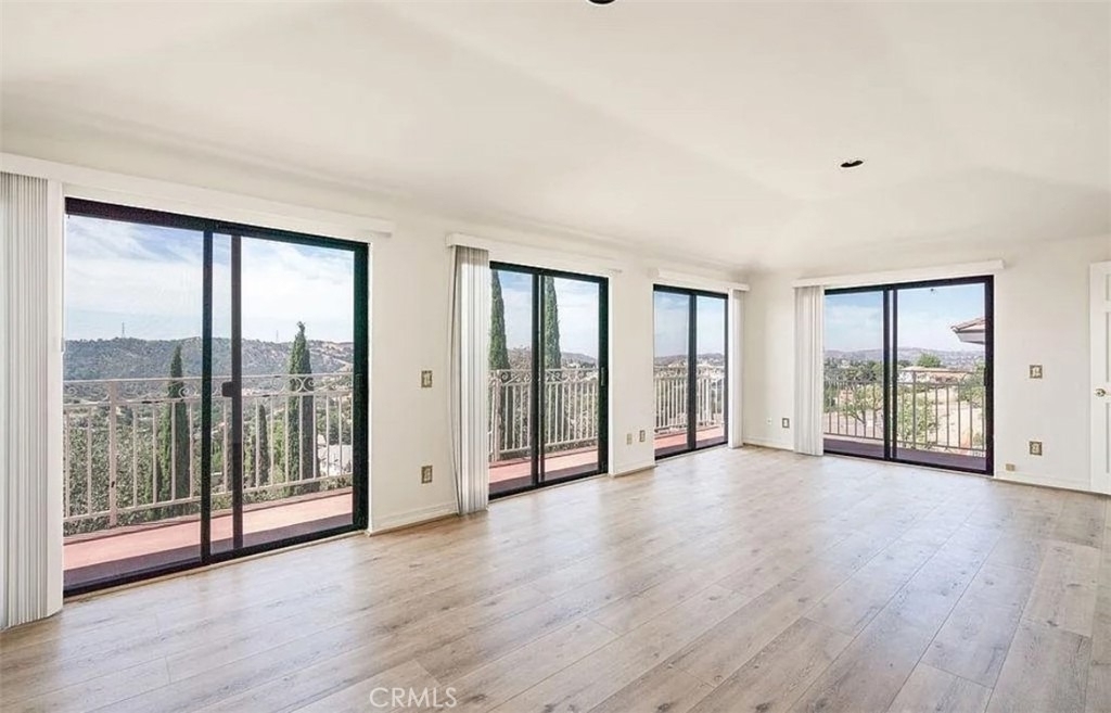 2260 Indian Creek Road - Photo 4