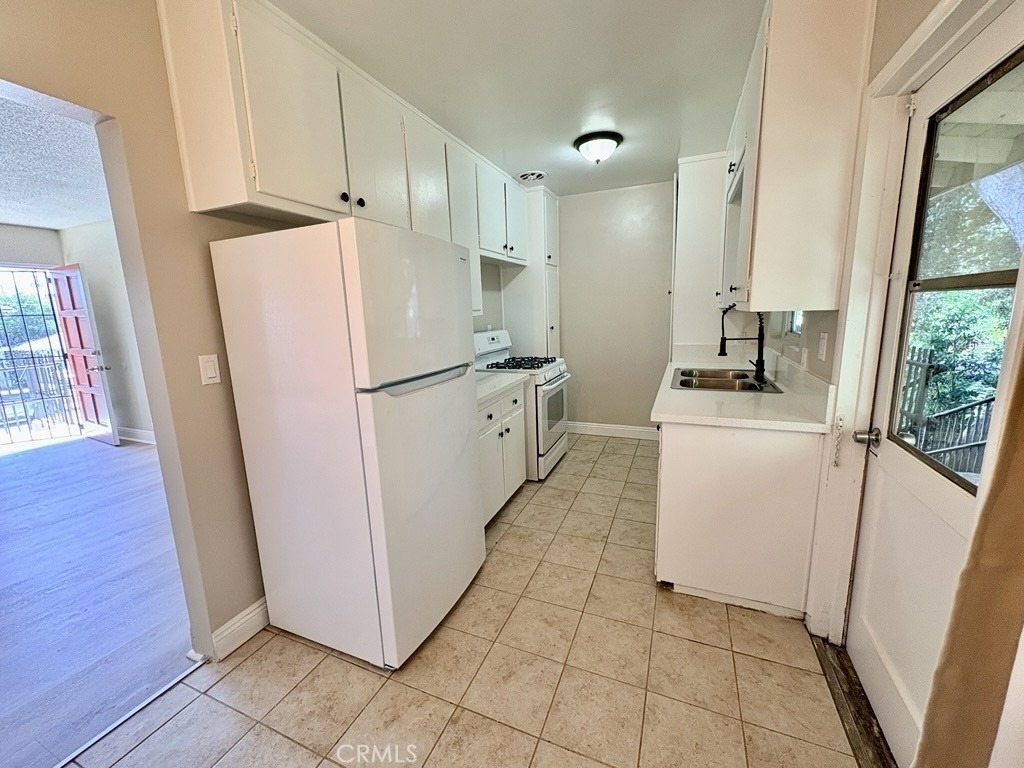 2147 F Street - Photo 8