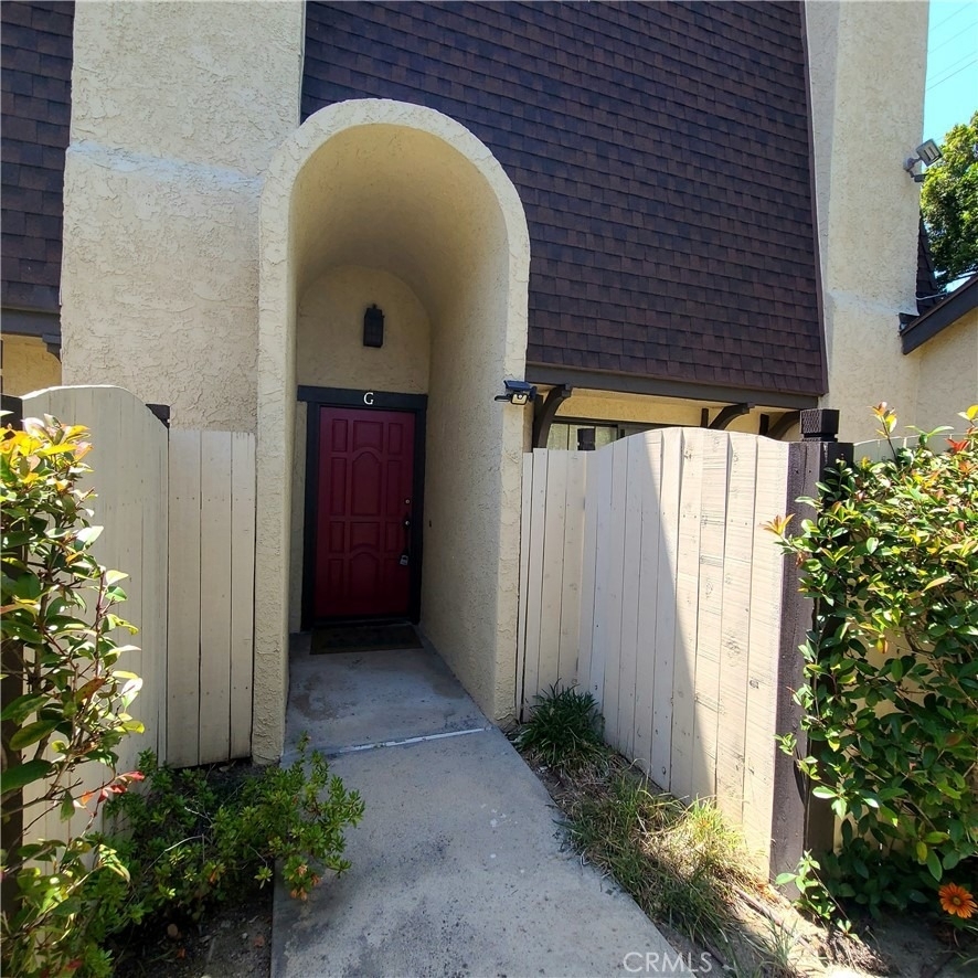 881 W Huntington Dr. - Photo 2