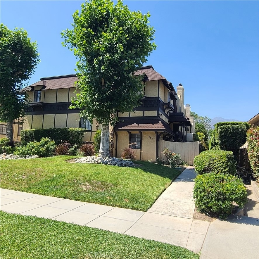 881 W Huntington Dr. - Photo 0