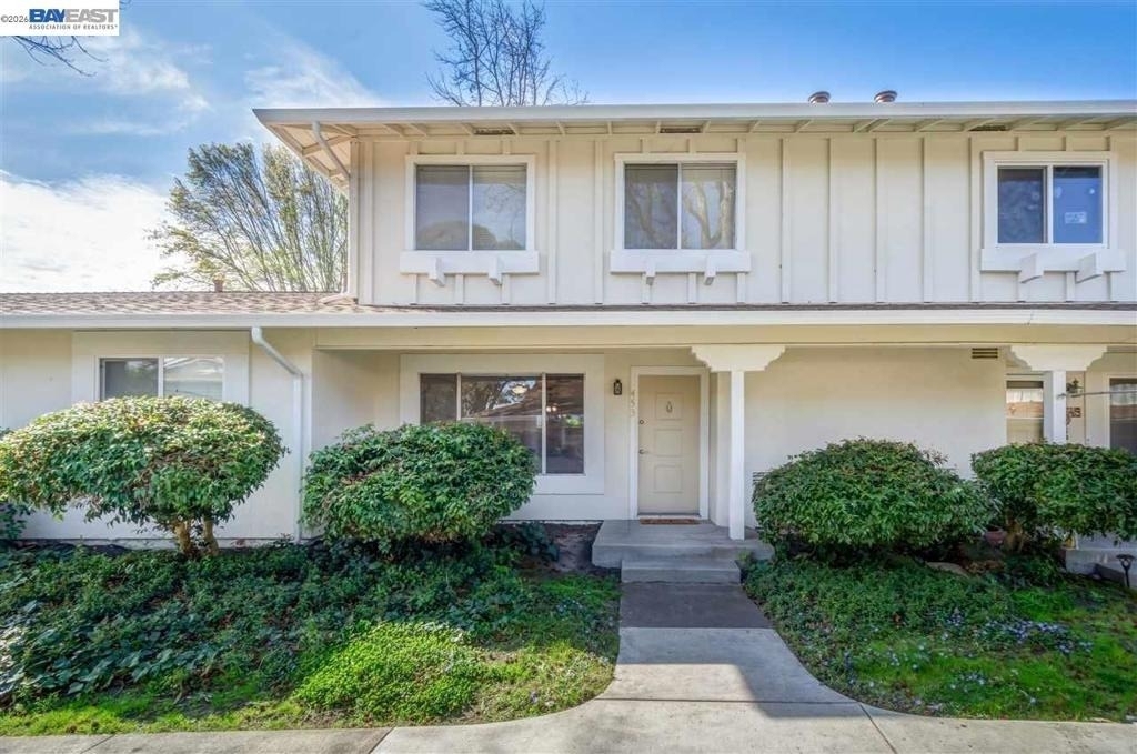 453 Carillo Ct - Photo 2