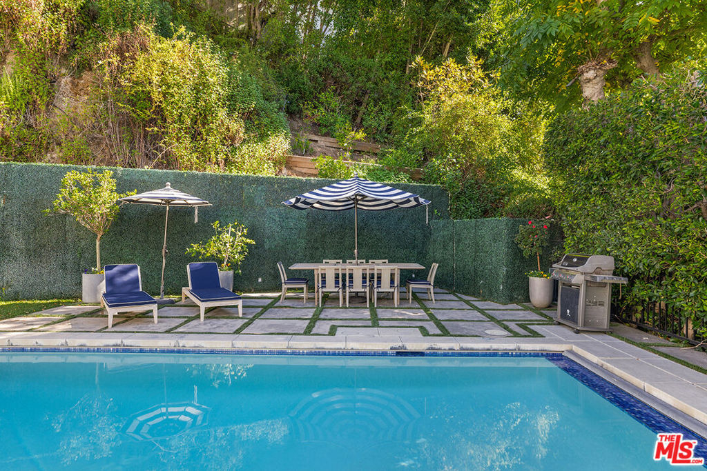 1460 N Doheny Drive - Photo 2