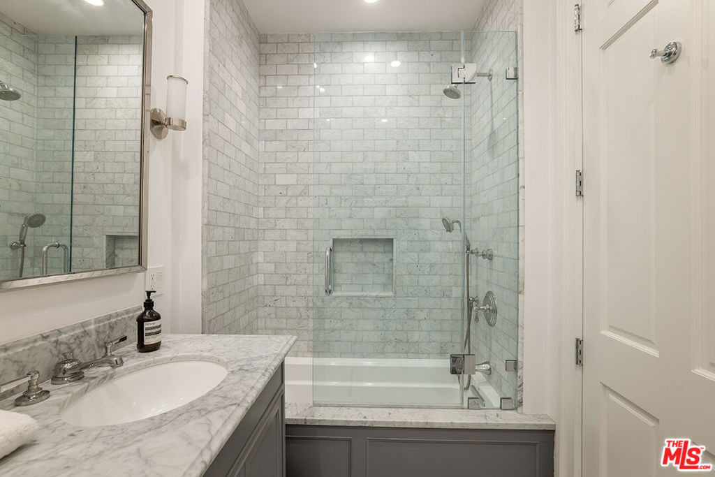 1460 N Doheny Drive - Photo 8