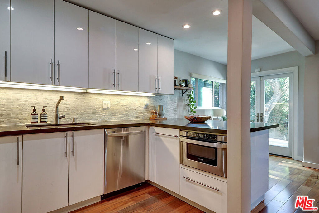 8326 Ridpath Drive - Photo 22
