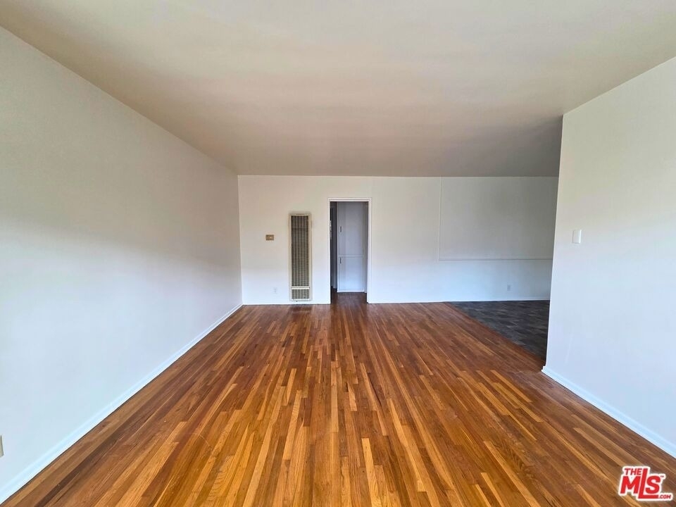 7621 Hampton Avenue - Photo 2