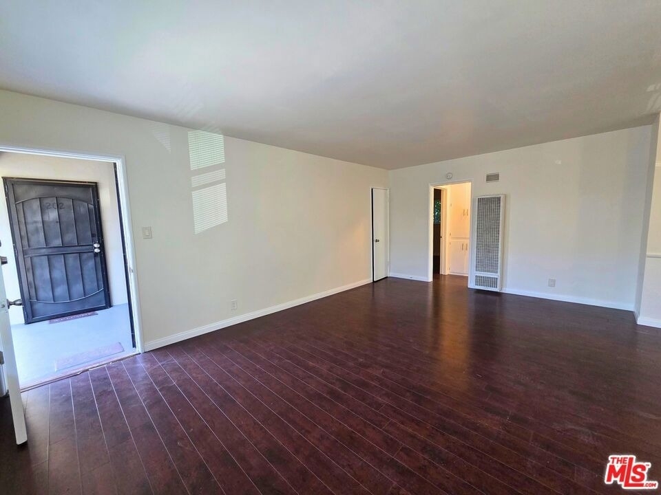 7621 Hampton Avenue - Photo 2