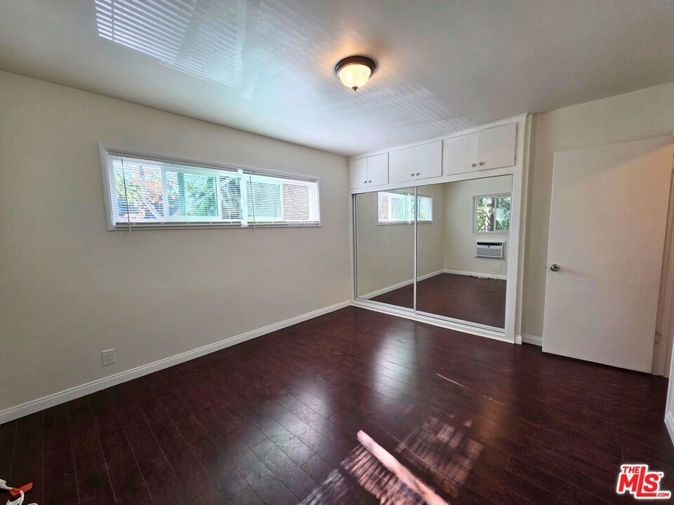 7621 Hampton Avenue - Photo 7