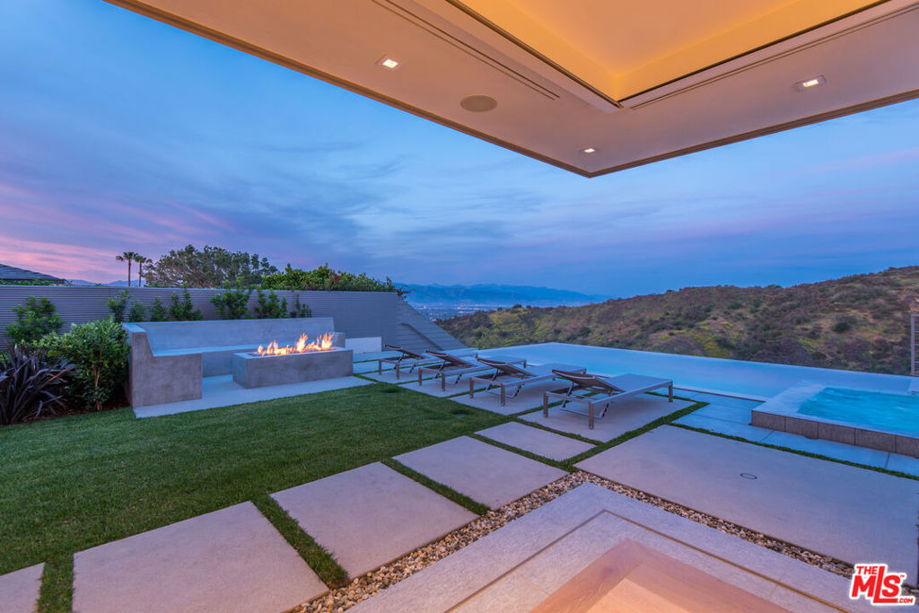 3642 Beverly Ridge Drive - Photo 6