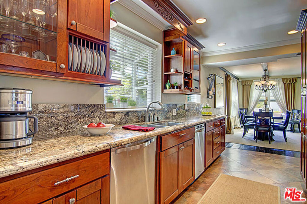 6322 W 78th Place - Photo 6
