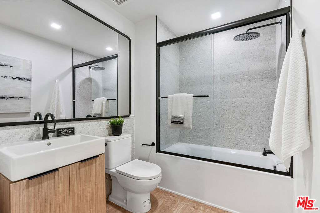 3667 Keystone Avenue - Photo 8
