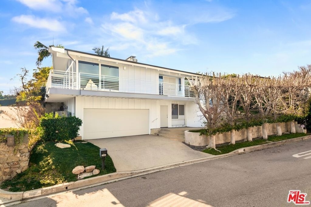 1127 Angelo Drive - Photo 25