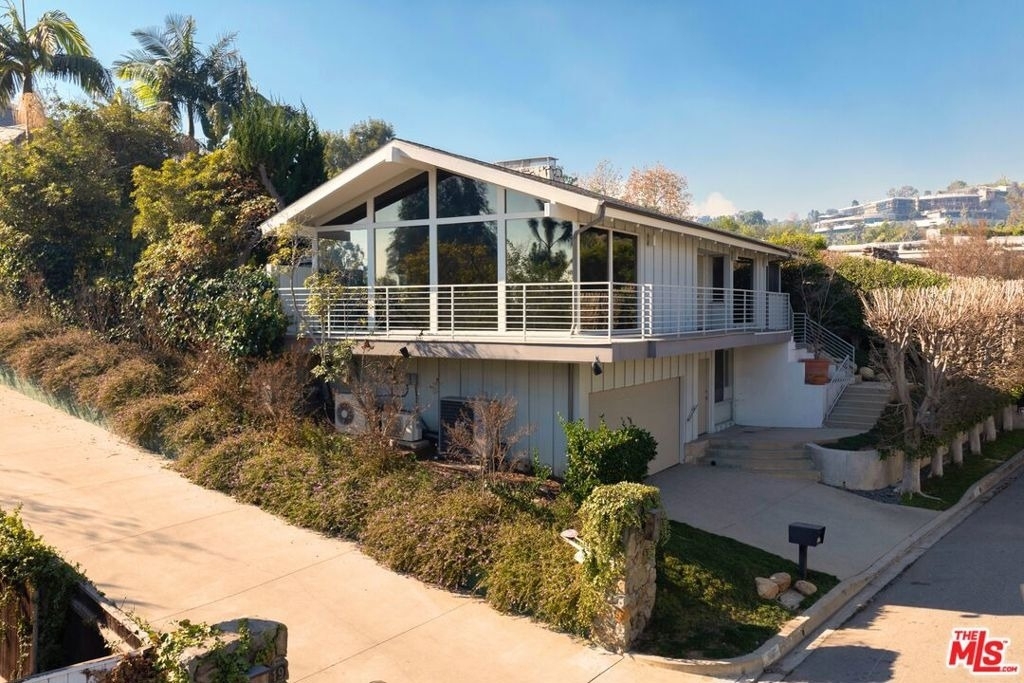 1127 Angelo Drive - Photo 2