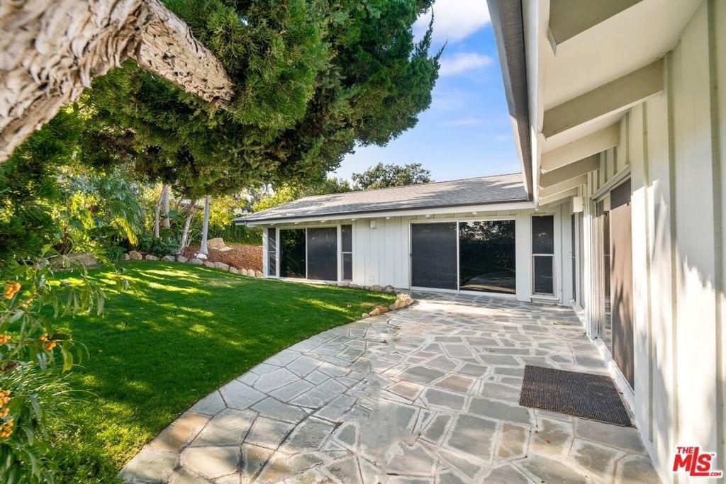 1127 Angelo Drive - Photo 4