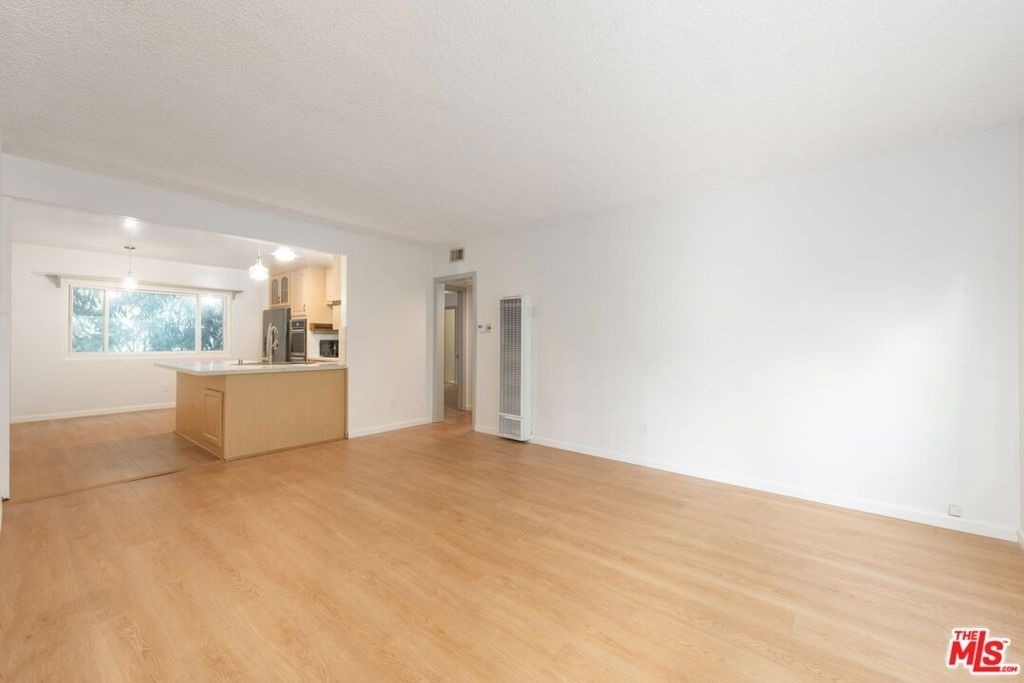 8335 W Manchester Avenue - Photo 5