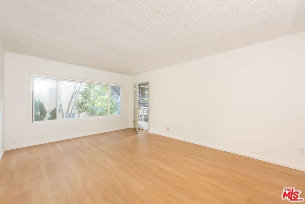 8335 W Manchester Avenue - Photo 8