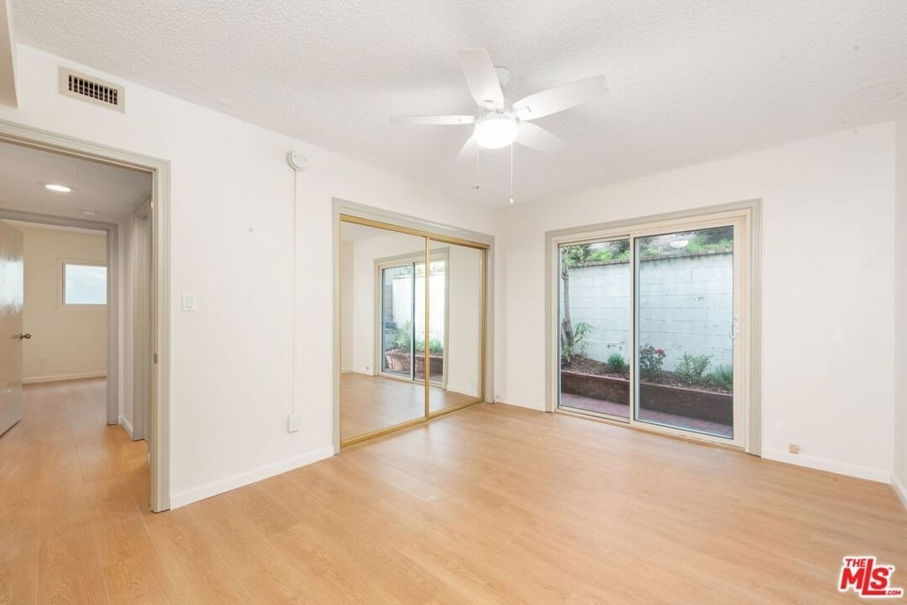 8335 W Manchester Avenue - Photo 19