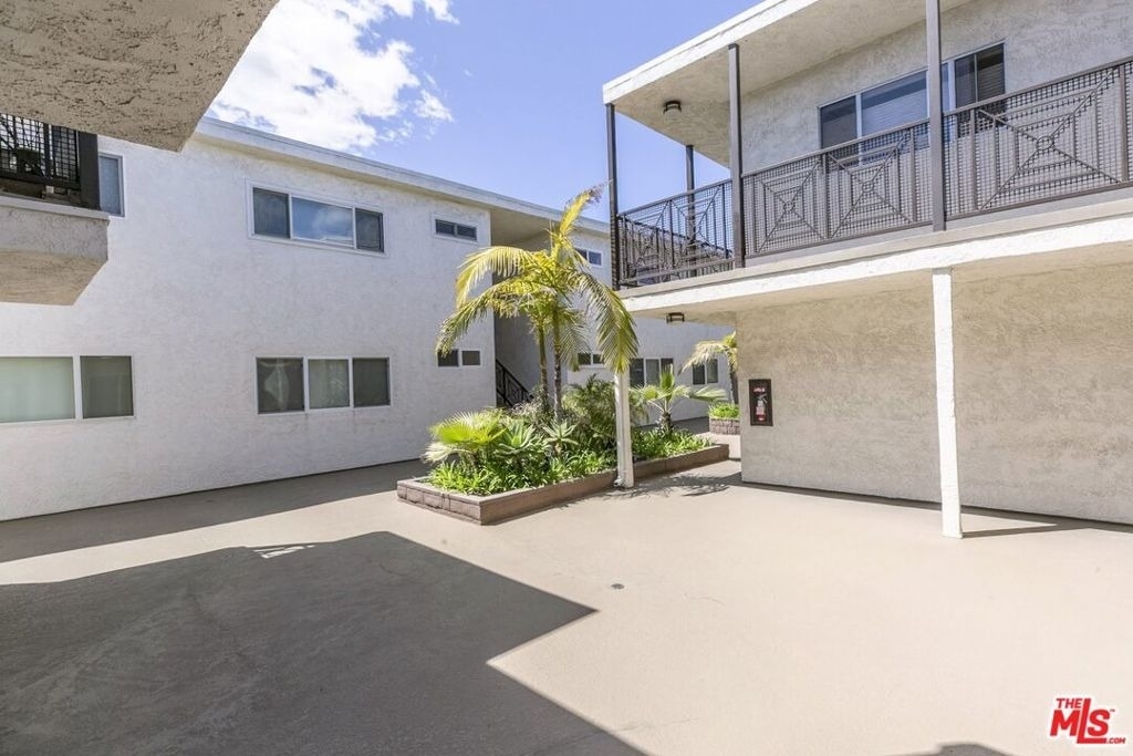 2721 2nd Street - Photo 33
