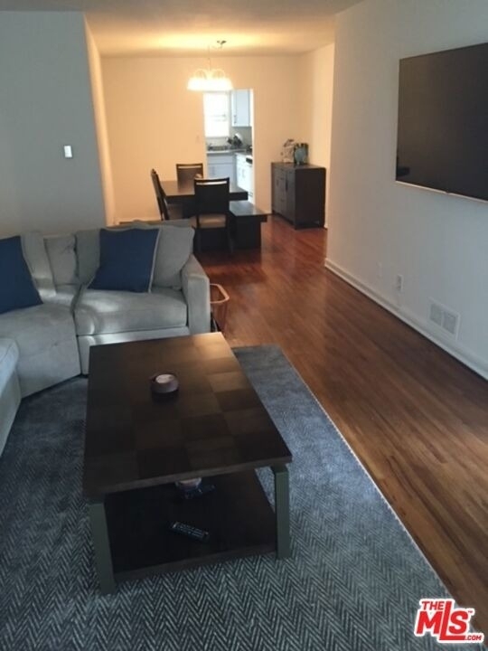 312 S Reeves Drive - Photo 10