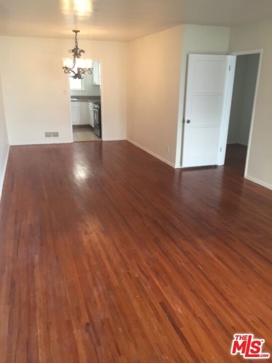 312 S Reeves Drive - Photo 2
